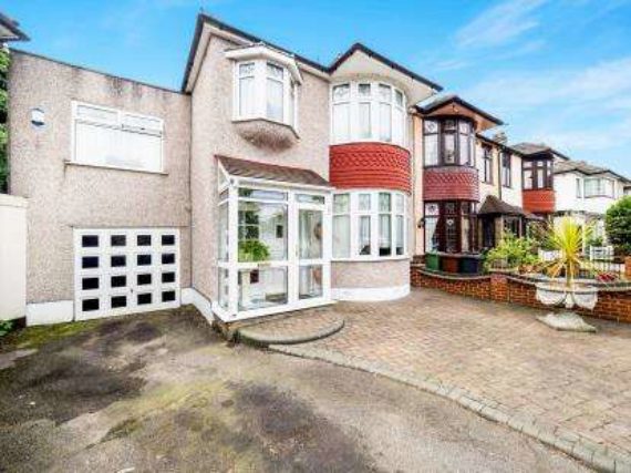 4 Bedroom End of Ter...